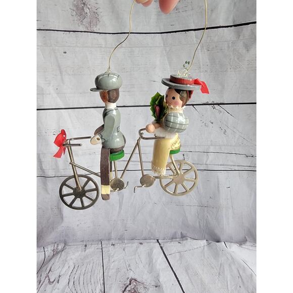 Vintage Kurt S Adler Wood Christmas Ornament 1983 Couple on Tandem Bicycle - Picture 4 of 9
